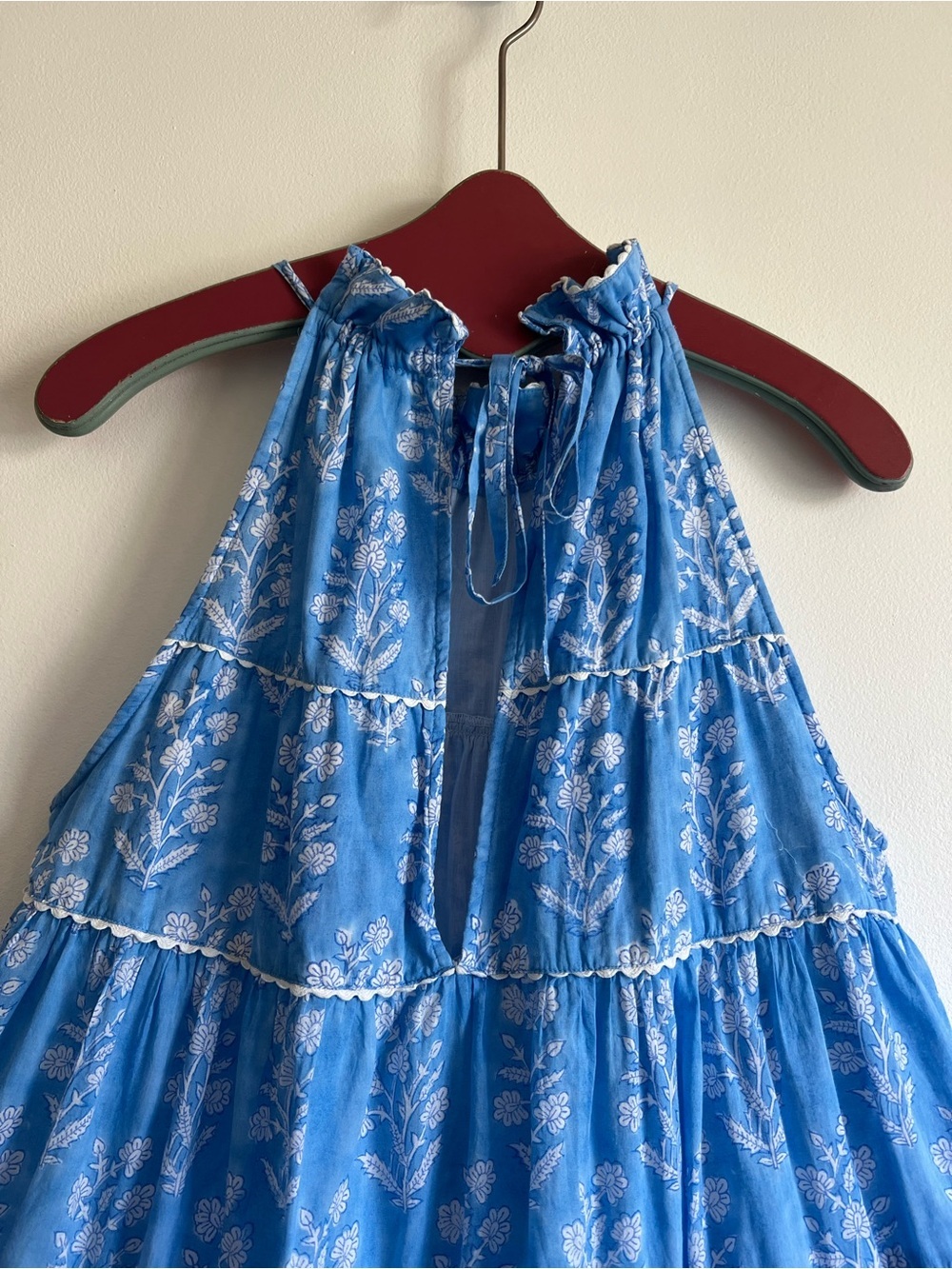 Juliet Dunn Tie Back Tiered Mini Dress in Blue Floral - Picture 12 of 16